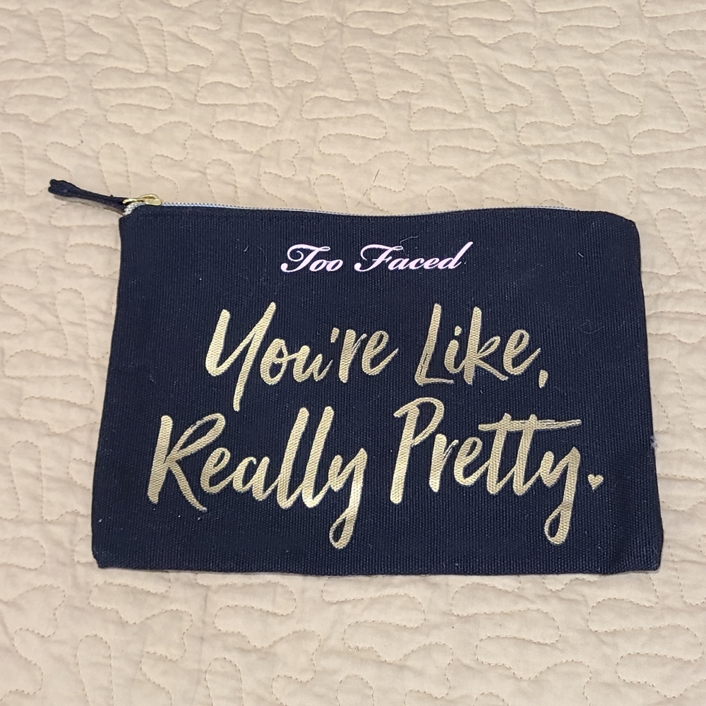 Too Faced heart logo cosmetics bag - Picture 2 of 6